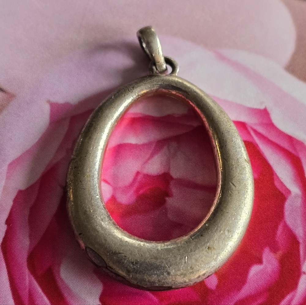 Teardrop pendant silver tone charm open